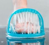 Praktická myčka nohou s peelingem