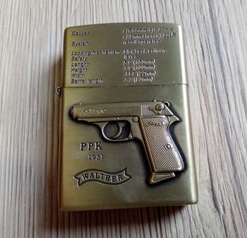 Benzínový zapalovač Pistole Walther 4