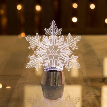 Vánoční LED dekorace na stůl - vločka